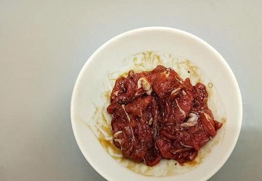 牛肉秋葵一锅炒，10分钟上桌，孩子吃完还想再来盘！