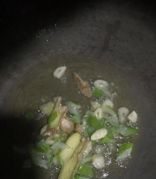 晚餐简单炒一盘，胶原蛋白满口香，皮肤紧致不显老？