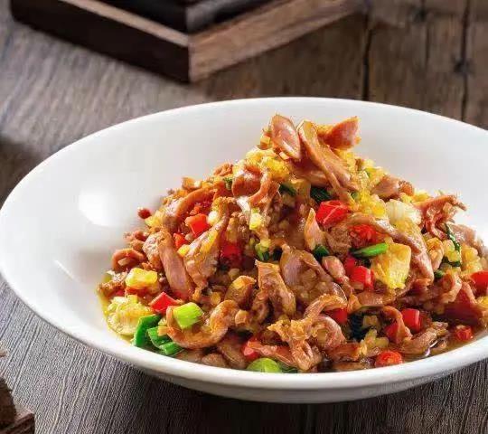 清蒸鲜虾、肠粉蒸肉、酸辣拌鸡胗的家常做法