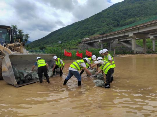 聞“汛”而動 沖鋒在前