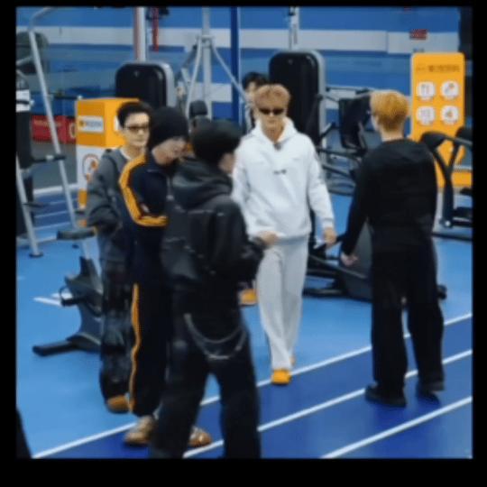 王鶴棣公開表達(dá)不舒服后為何反掉粉 真性情還是情商低？