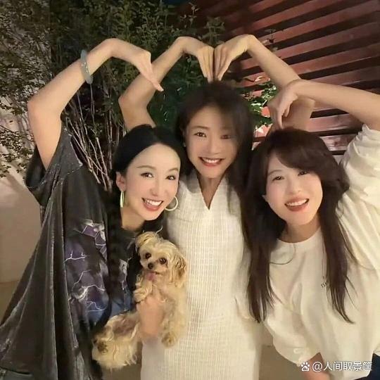 李金铭回复娄艺潇 开心二字引回忆浪潮