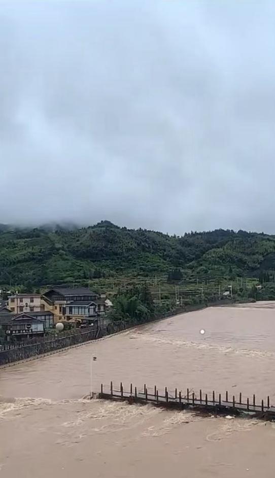 福建暴雨云水谣情人桥被淹？景区回应