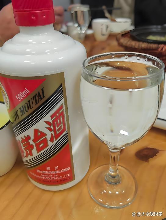 白酒股爆发17股涨停 春节旺季催化行情