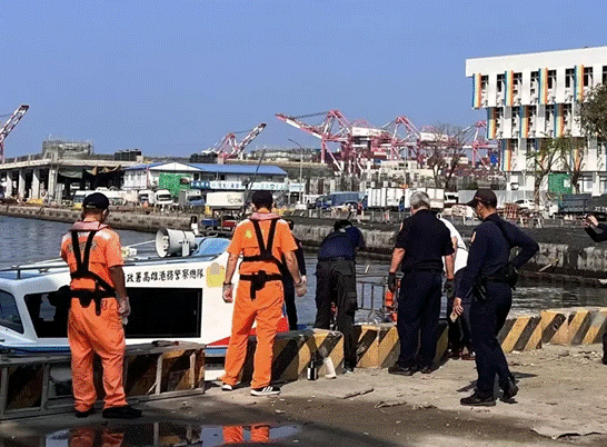 台媒：高雄前镇渔港水道内又发现浮尸，死因待查