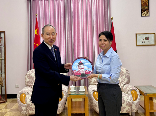 龙宇翔与圭亚那驻华大使周雅欣举行会见