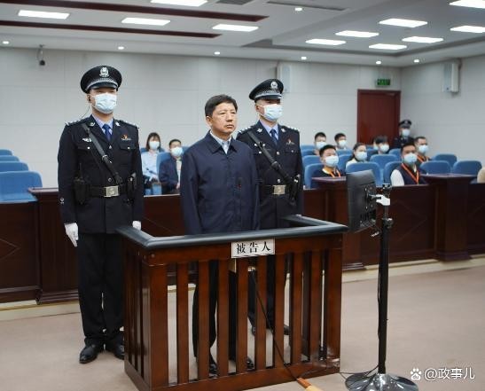 重庆市公安局原局长邓恢林被判15年