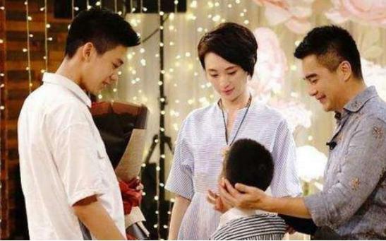 何晴前夫是許亞軍 二人育有一子 昔日恩愛夫妻今何在