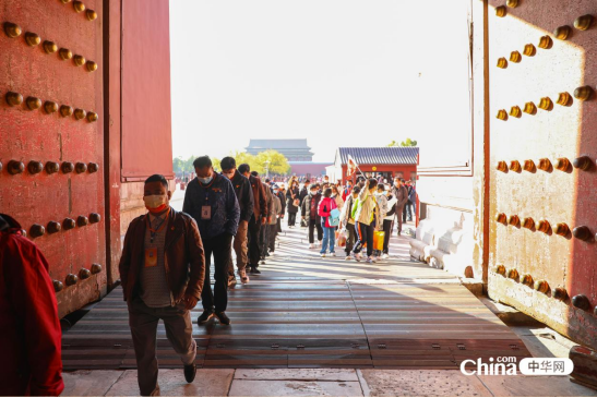 西藏基层干部赴京参观学习班第二期学员参观故宫、感受中华文化的璀璨夺目