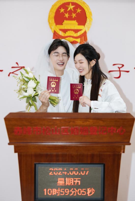 博主张凯毅哺乳期宣布离婚 婚姻破裂引发热议