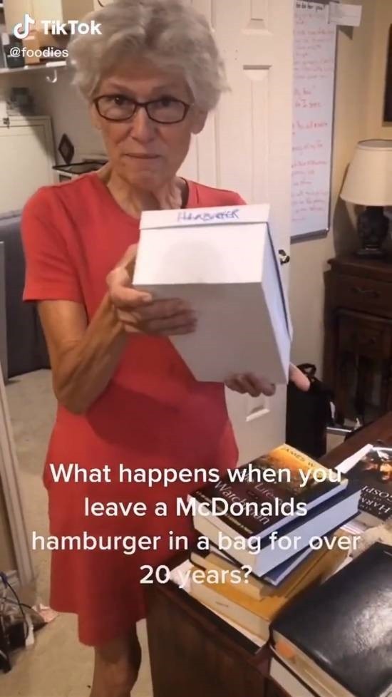 麦当劳套餐保存20年没发霉腐烂 引发网友热议