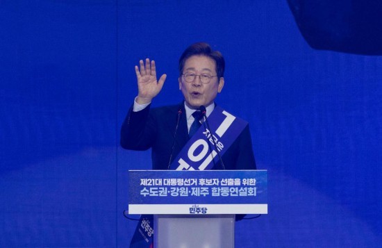 韩国大选将至李在明民调领先 优势持续扩大