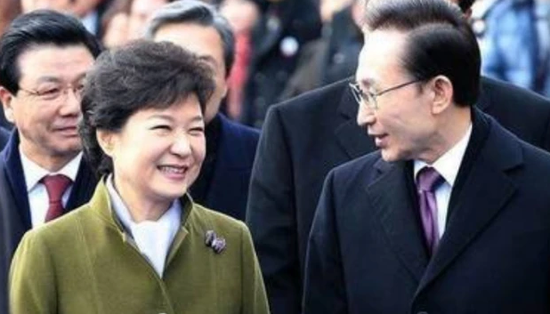 美国反华政客情急之下，一次得罪了三个发达盟国