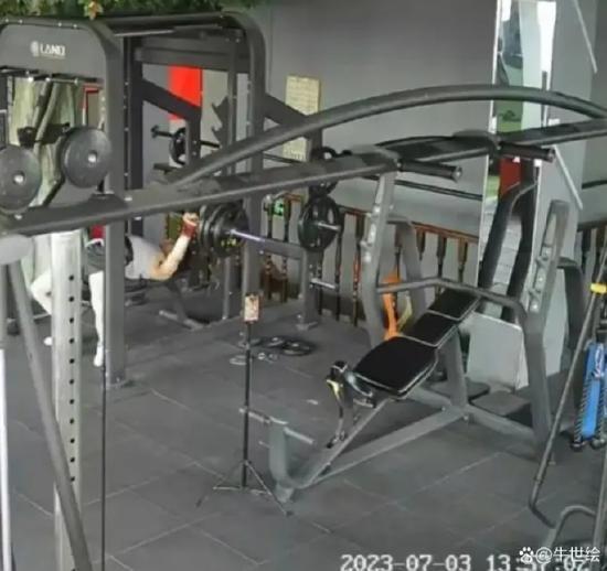 家属谈男子在健身房身亡 健身房老板首发声:他曾是健身教练