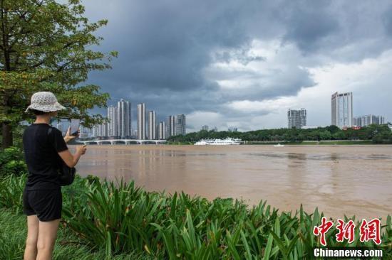 实拍邕江涨水：南宁市区多处被淹，洪水黄色预警升级