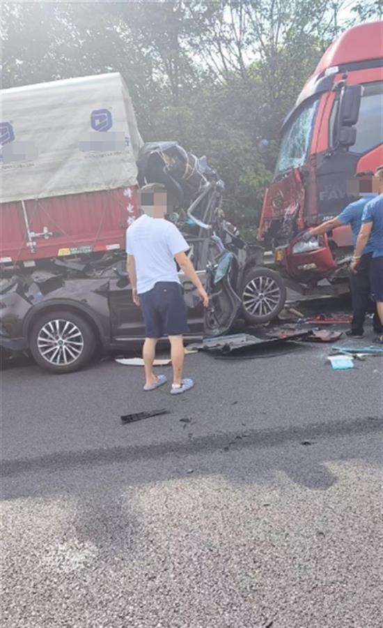 貨車高速追尾致3死，司機(jī)因“自首”和“悔罪”被判三緩五,，檢方抗訴 家屬質(zhì)疑判決公正性