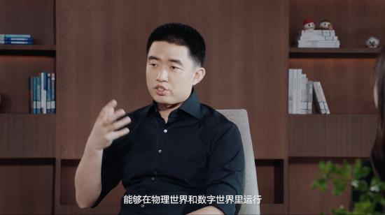 李想稱梁文鋒特別自律