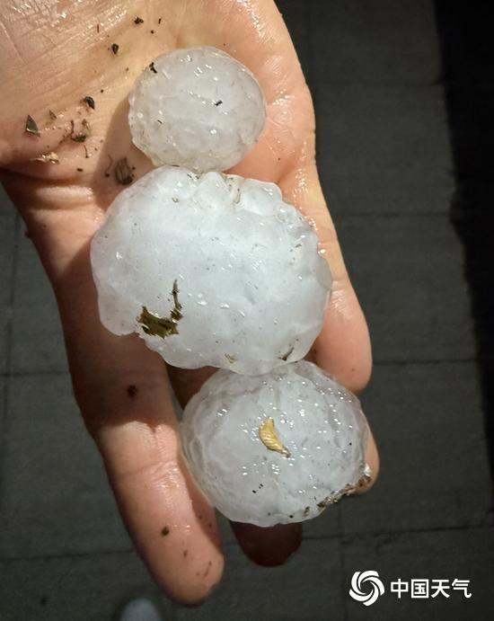北京白天超30℃ 為何晚間突降冰雹