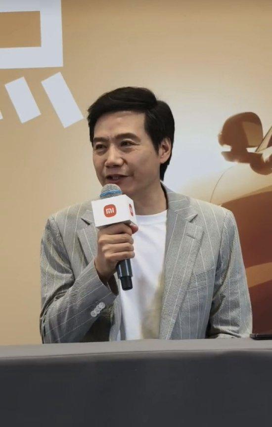 雷军：要敢于跟全球顶级车企亮剑 高端化引领反内卷