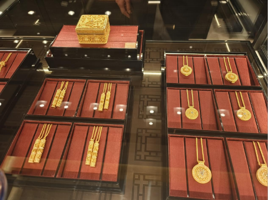 老铺黄金回应涨价 门店意外冷清