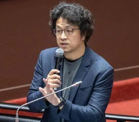 起底“台独”顽固分子沈伯洋！