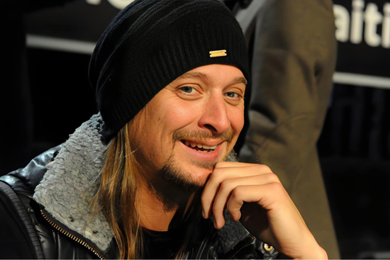 媒体：特朗普药不能停 到底啥毛病 超量服药引关注