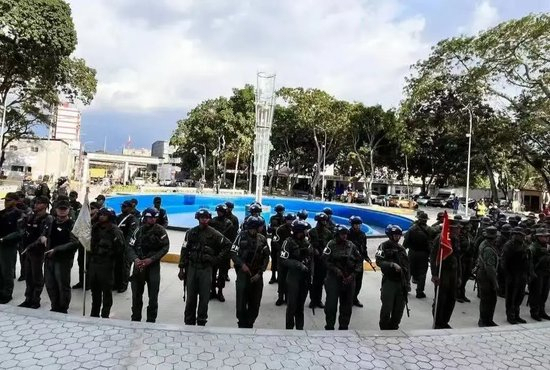 委内瑞拉称美侵略致100人死亡