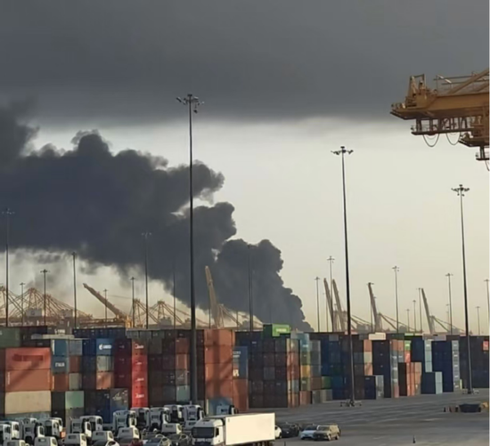 受困船员称钱到位去伊朗装货也不怕 战火中的坚守与等待