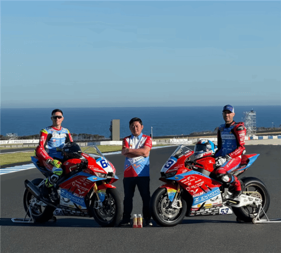 张雪机车为新手设限反成代购热门