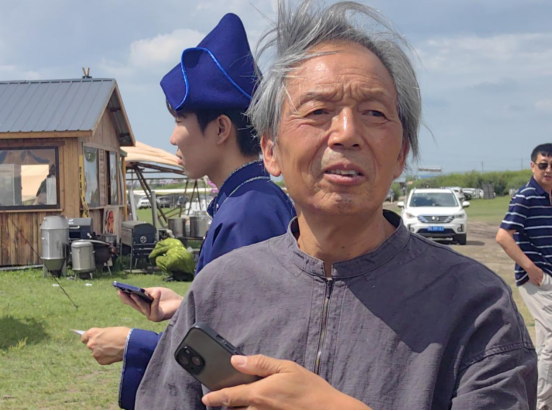 走遍中国:写生团邂逅布里亚特草原婚礼