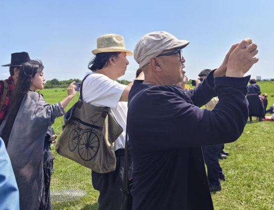 走遍中国:写生团邂逅布里亚特草原婚礼