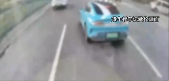 货车公司回应女子称遭司机逼停 双方各执一词