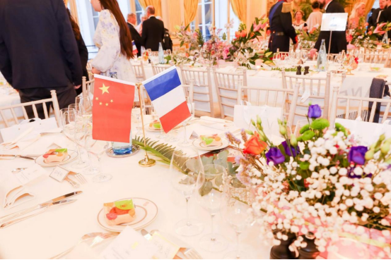 法国大眷属协会于十月一号在巴黎主理“拿破仑亚洲盛筵盛宴”携各大眷属邀两岸三地本族共谱团圆乐章