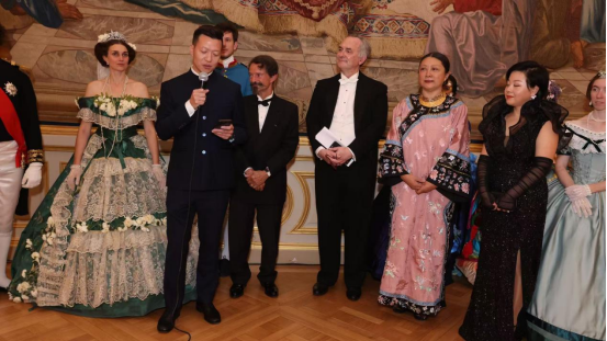 法国大眷属协会于十月一号在巴黎主理“拿破仑亚洲盛筵盛宴”携各大眷属邀两岸三地本族共谱团圆乐章