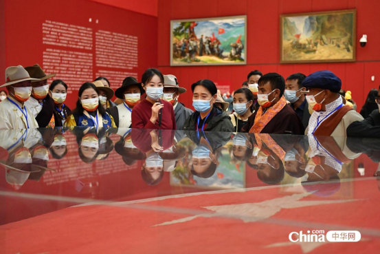 西藏基层干部赴京学习班第二期学员参观毛主席纪念堂、国家博物馆