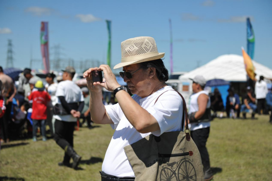 走遍中国:采风呼伦贝尔,偶遇嘎查那达慕的质朴风情