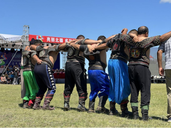 中国文促会主席杨晓阳谈“走遍中国”三省有感