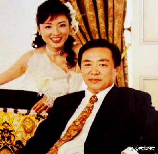 从“央视一姐”到“央企董事长”, 相比董卿, 周涛走了不同的大道