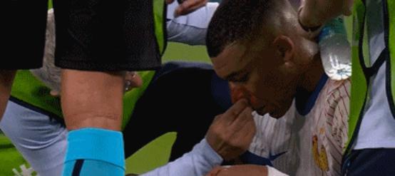 悲剧：阿森纳球星受伤后痛哭离场，或提前告别欧洲杯 姆巴佩鼻梁骨折泪洒球场