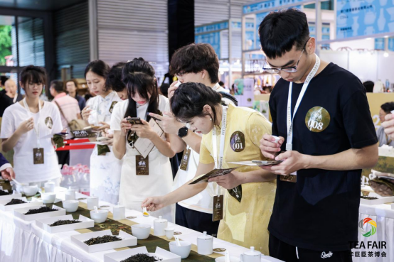 龍宇翔出席2025國(guó)際鼎承宋代斗茶大會(huì)開幕式