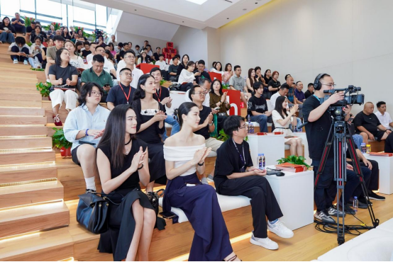 四省一市行业协会与艺秀小镇签署战略合作协议 区域联动激活中原时尚新引擎