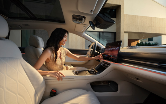 原生CarPlay、动态壁纸等功能齐上车,吉利银河A7 EM首次大版本OTA诠释“常用常新”