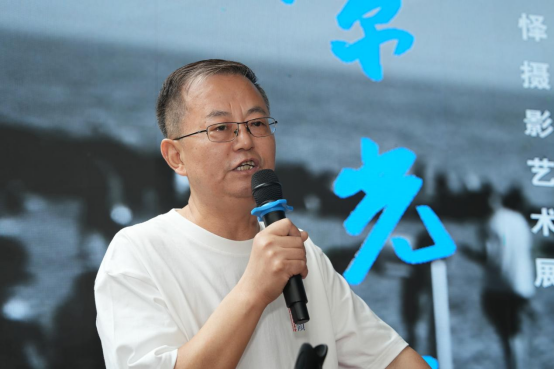 “索光照眼·王安怿摄影艺术展”在西安建筑科技大学贾平凹文学艺术馆开幕