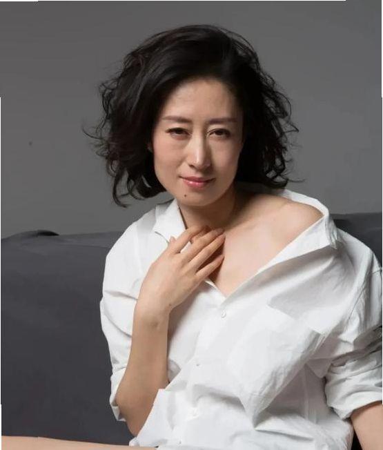 刘敏涛出席中戏开学典礼泪洒现场 不忘初心感动新生