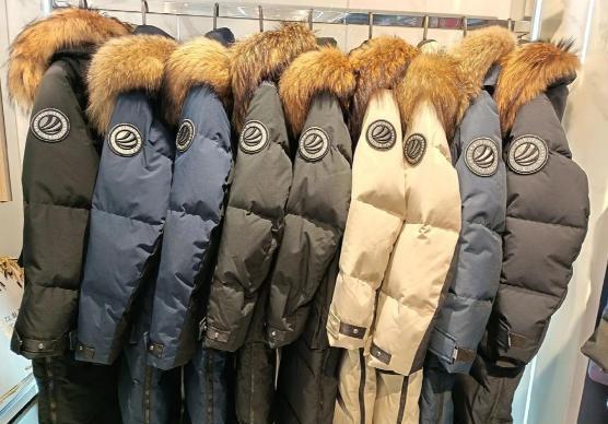 陕西小伙专程到胖东来买羽绒服 真诚引发跨省购物热潮