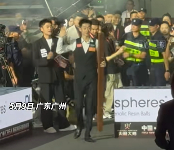 吴宜泽夺冠后首秀 “奶奶粉”皆来了 球迷关切招待偶像
