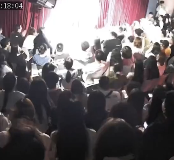 沈陽一男子在劇場猥褻女演員 脫口秀演出中發(fā)生