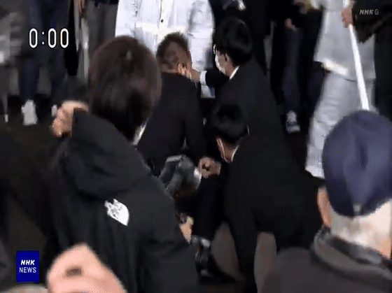 岸田文雄演说现场传爆炸声，目击者讲述细节