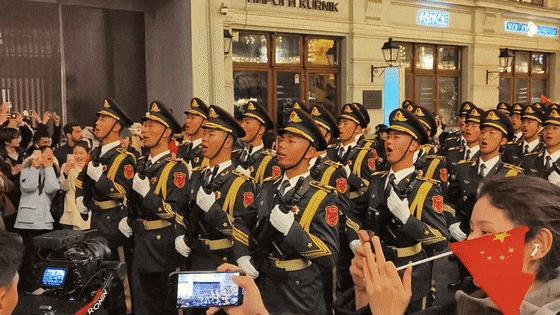 名嘴談解放軍三軍儀仗隊(duì)亮相莫斯科
