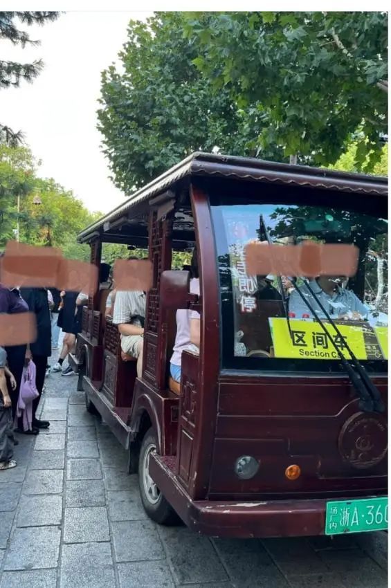 游客吐槽杭州西湖观光车靠抢 管理问题引热议